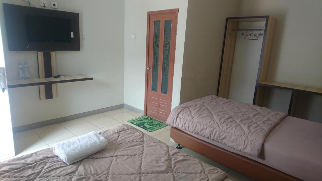 Liberty Homestay Parit  Exterior foto